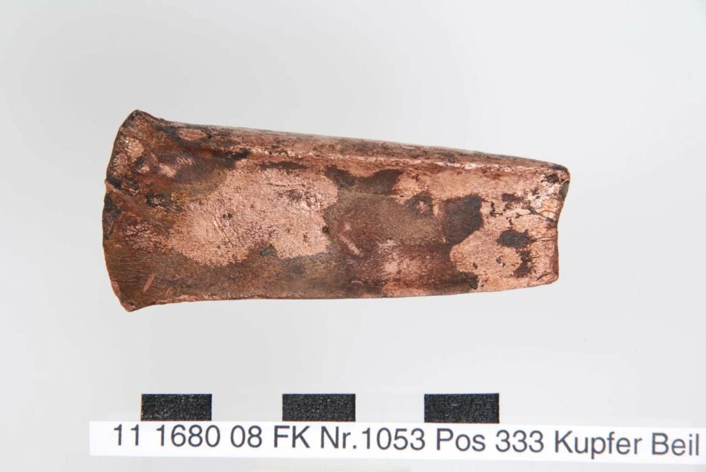 Apart from a few scratches, the 2.6-inch-long (6.5 centimeters) blade is undamaged.