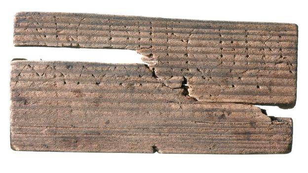 he letters on this tablet show part of the alphabet: “ABCDIIFGHIKLMNOPQRST”