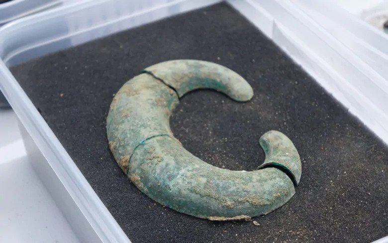 Many of the items uncovered during the excavation date to the early 19th century, when time the Royal Sappers and Miners had a military complex on the hill during the construction of the Rideau Canal.