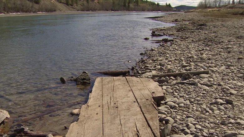 Low Water Levels Reveal Riverboat Artifacts in Canada