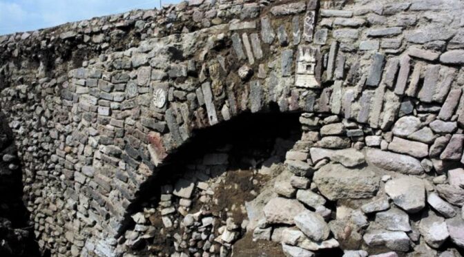 17th-Century Tunnel Decorated with Pre-Hispanic Carvings Discovered in Mexico