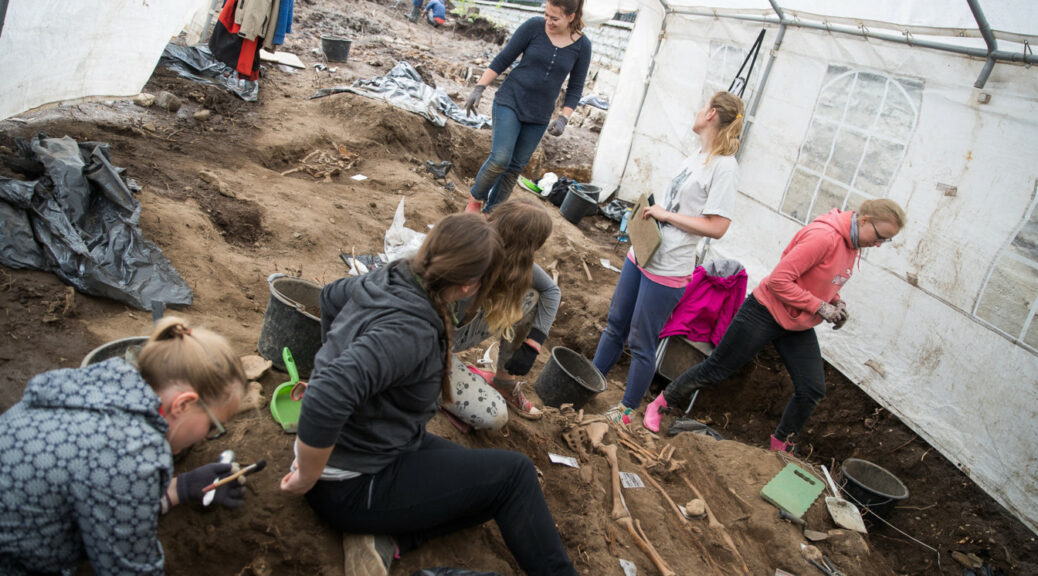 Possible Viking-era Grave Discovered in Estonia