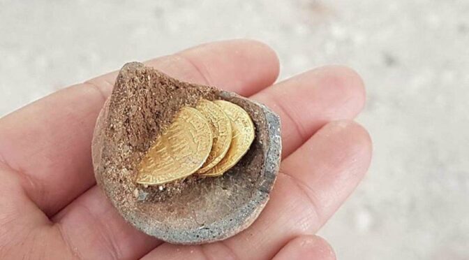 Hoard of 1,200-year-old ‘Arabian Nights’ gold coins in an ancient ‘piggy bank’ discovered in Israel on the fourth day of Hanukkah