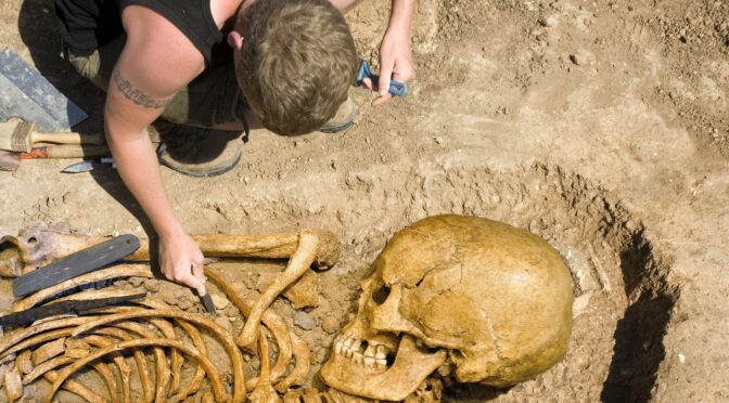 The Mystery behind the 18 Giant Skeletons found in the USA