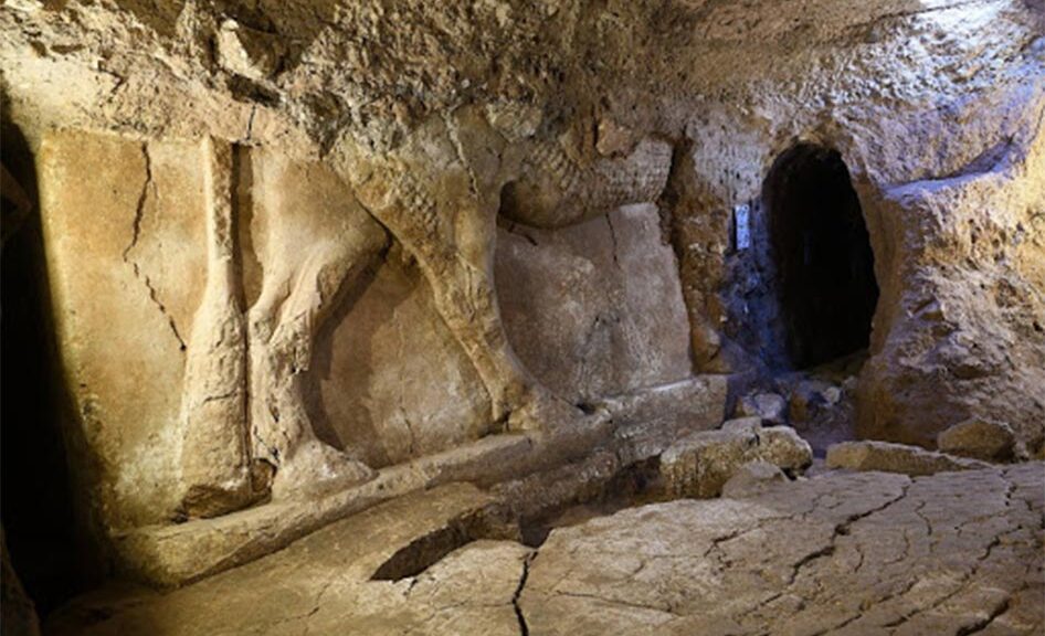 Archaeologists find a treasure trove of Assyrian kings discovered in ISIS excavated tunnels