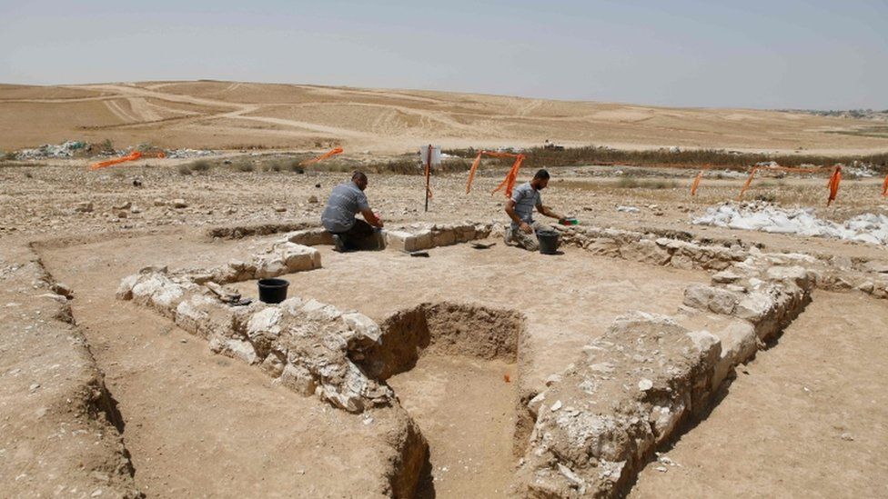 Israel Archaeologists unearth 1,200-year-old mosque