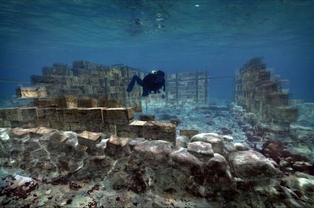 The oldest submerged city: A 5000 old sunken perfectly designed city in southern Greece