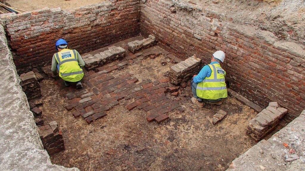 Possible Elizabethan Playhouse Unearthed in London