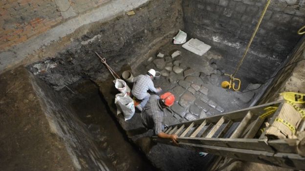 Ancient Aztec palace unearthed in Mexico City