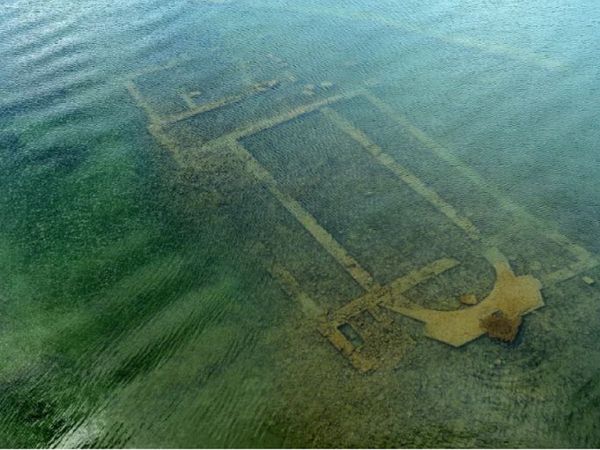 A 1,600-year-old basilica re-emerged due to the withdrawal of waters from lake iznik