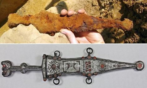 Archaeology Intern Unearths Spectacular, 2,000-Year-Old Roman Dagger