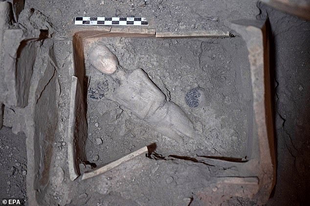 3,600-Year-old figurine found in a Prehistoric Village in Greece