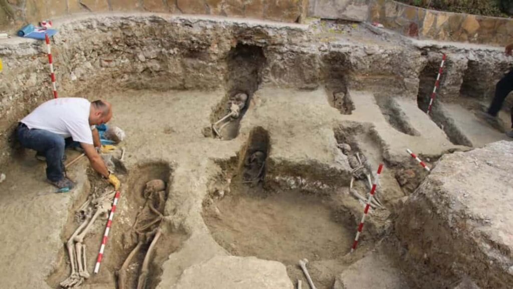 More than 4,500 Skeletons Discovered in Islamic Necropolos in Spain