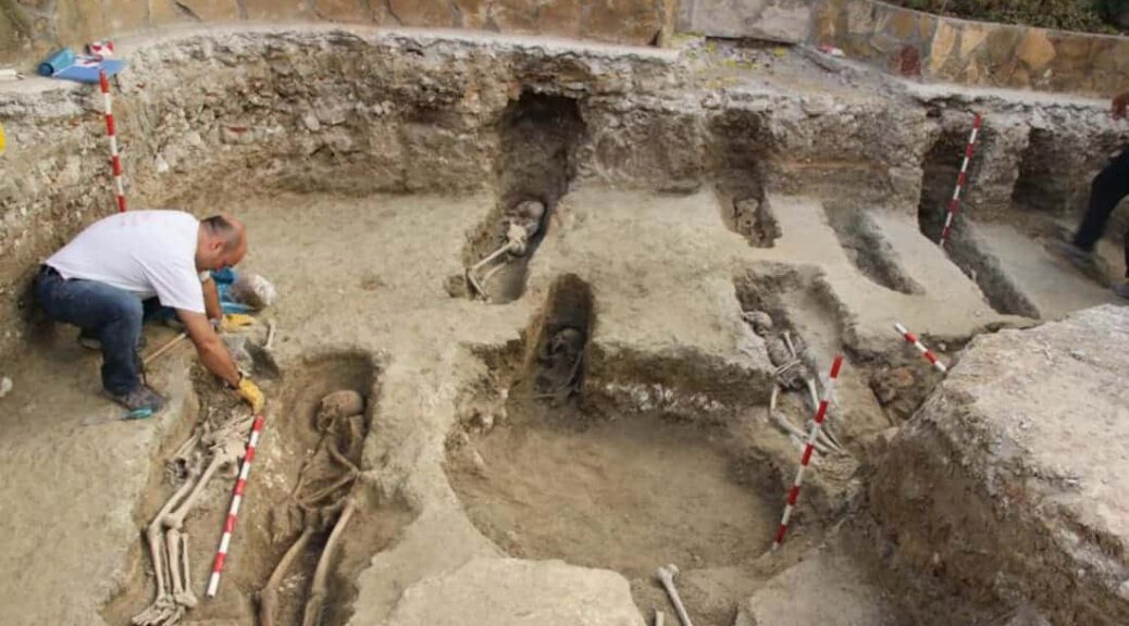 More than 4,500 Skeletons Discovered in Islamic Necropolos in Spain