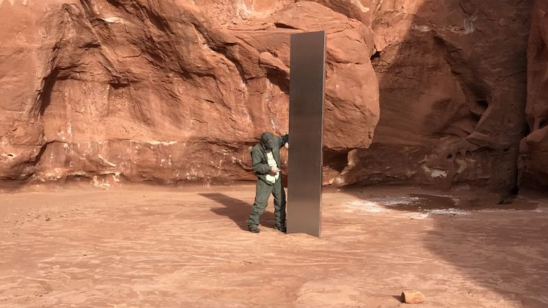 Metal monolith found by a helicopter crew in Utah desert