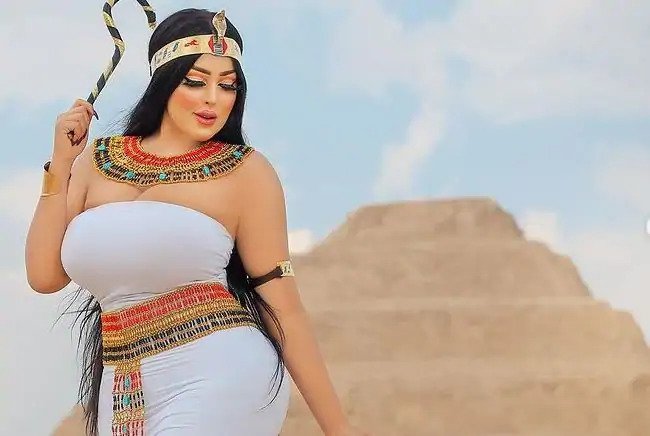 Egypt Arrests Photographer Over Pyramid Shoot of Model Wearing Ancient Costume