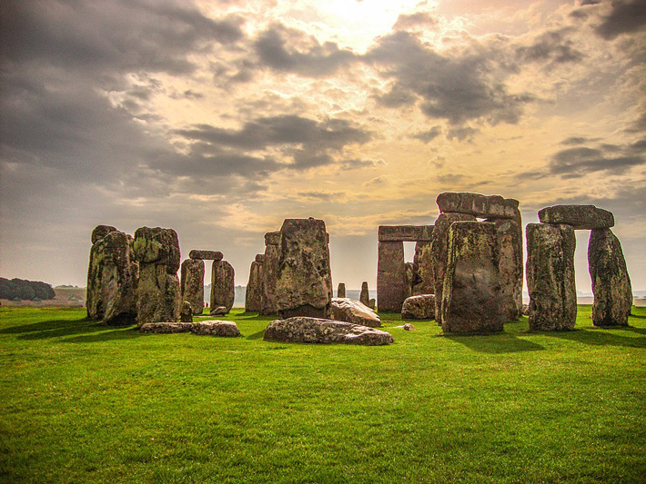 Archaeologists unearth bronze age graves at Stonehenge tunnel site