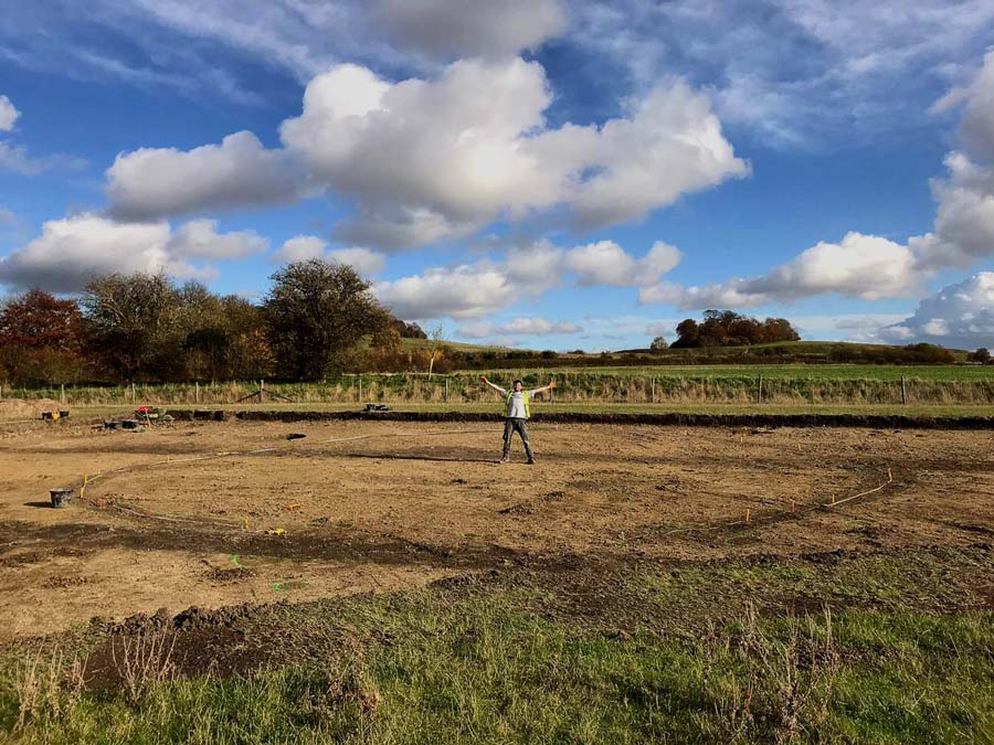Archaeologists find unexpected iron age settlement in Oxfordshire