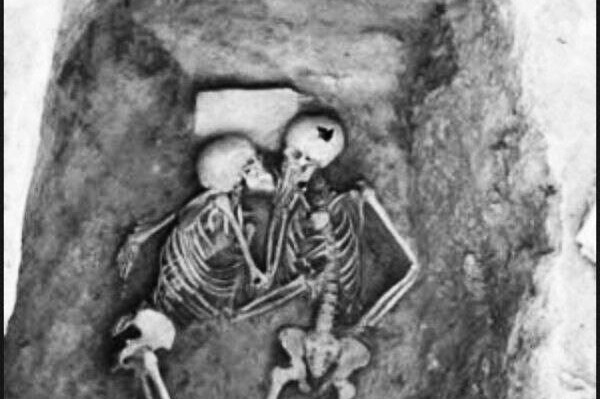 The Hasanlu Lovers and their 2800 years-old kiss