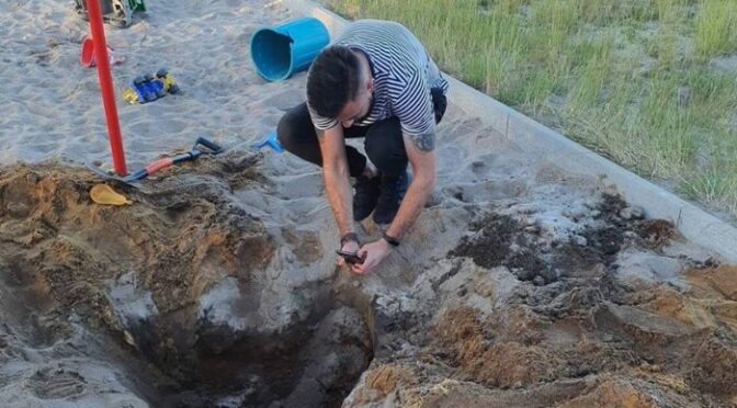 Bronze Age Burials Found in Sandbox in Poland