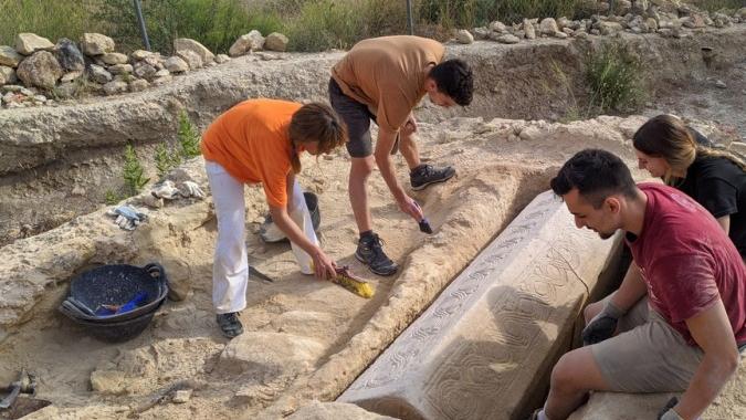 1,500-year-old Visigoth Sarcophagus Found at Roman Villa Site