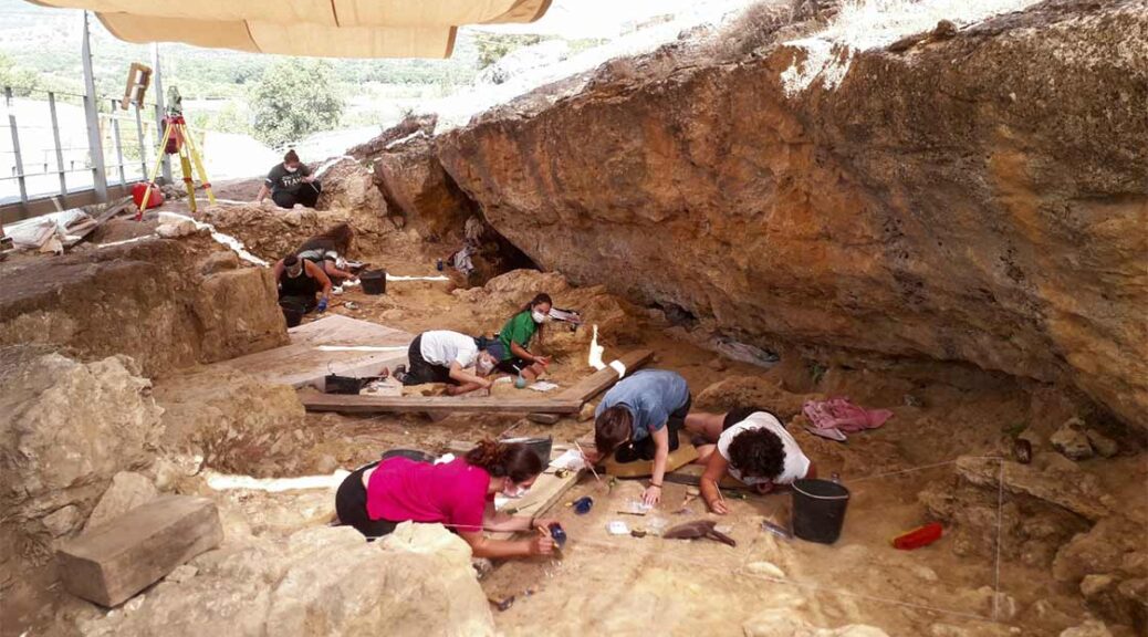 In Madrid, a 76,000-year-old Neanderthal hunting camp was discovered.