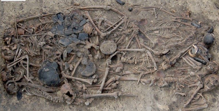 5,000-year-old grave reveals mass murder of Bronze Age family