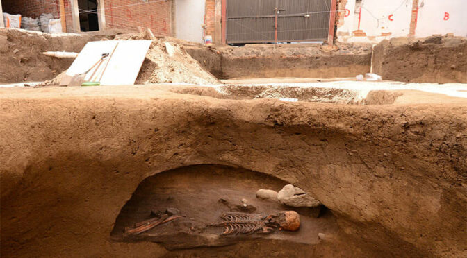 Graves dating back 2,700 years have been unearthed in southern Mexico City