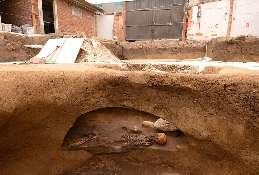 Graves dating back 2,700 years have been unearthed in southern Mexico City