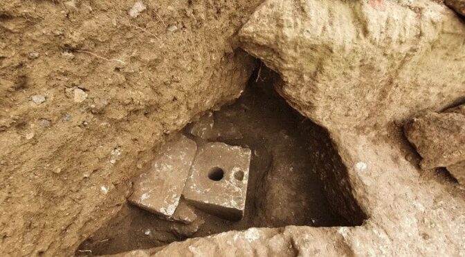 Archaeologists find 2,700-year-old toilet in luxurious palace in Jerusalem