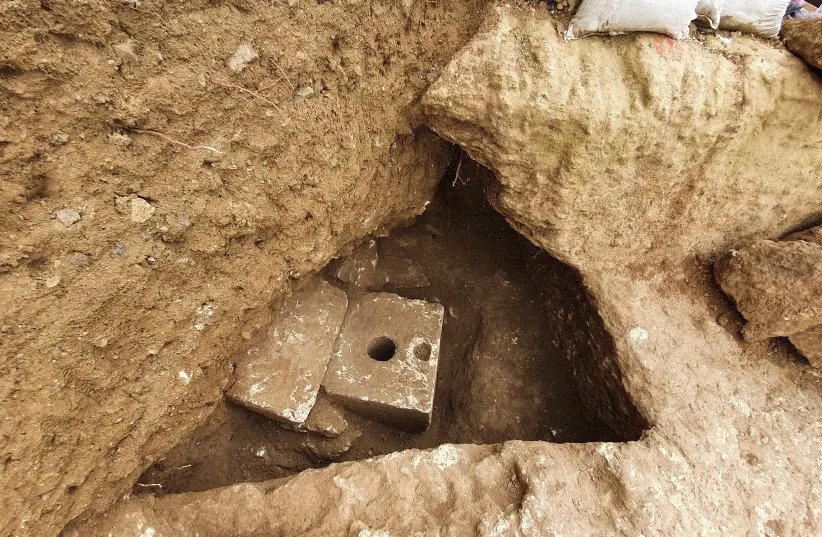 Archaeologists find 2,700-year-old toilet in luxurious palace in Jerusalem