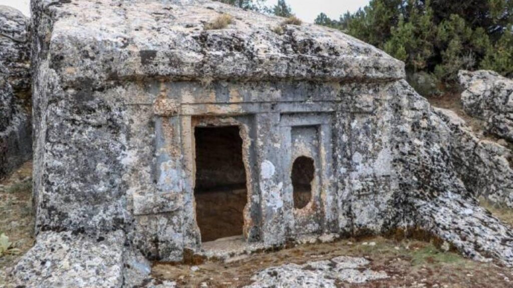Treasure hunters explode 2500-year-old Lycian Rock-cut Tombs in Turkey