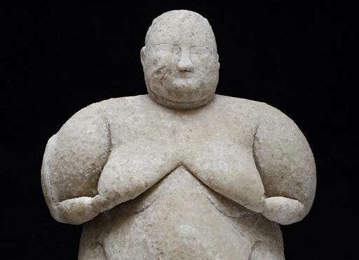 8,000-year-old female figurine uncovered in central Turkey