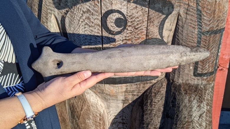 Ancient Coast Salish war club discovered in Vancouver Island man's backyard