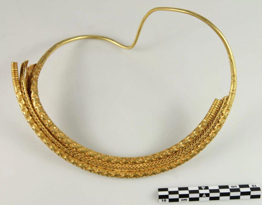 Ancient golden neck ring found in Denmark