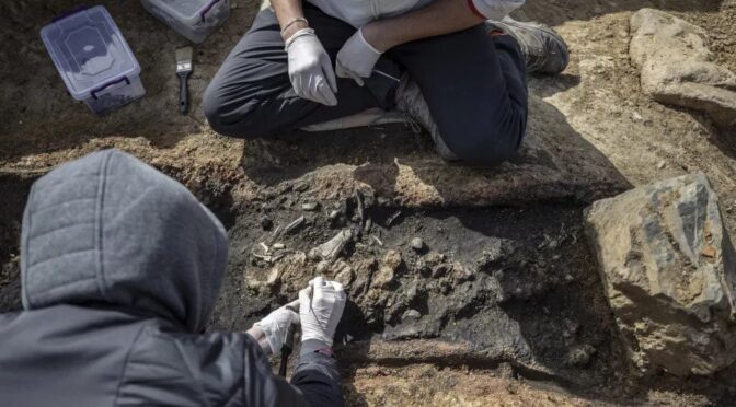 A rare 2,300-year-old tomb in Istanbul holds a partially cremated body
