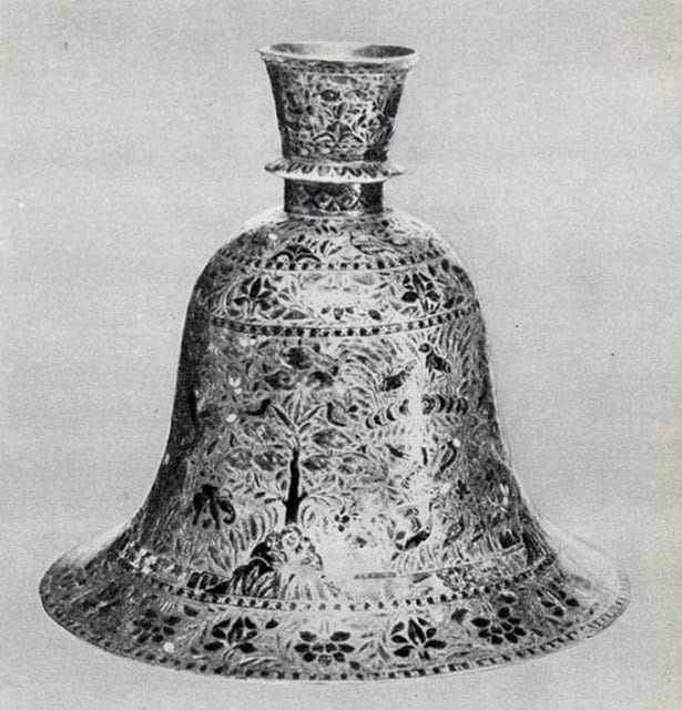 The 500-Million-Year-Old Dorchester Pot Should Not Exist