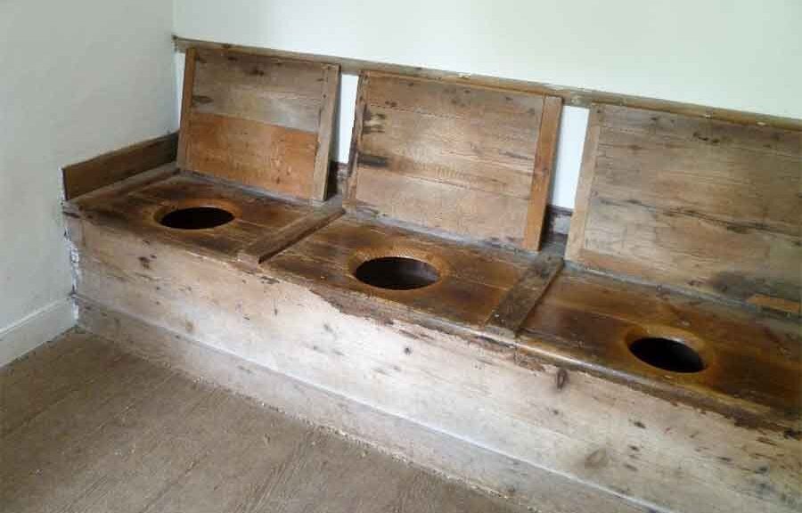Helle’s Toilet: Three-Person Loo Seat was Unusual Medieval Status Symbol