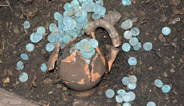 Jug With 870 Silver Coins From The 17th And 18th Centuries Found In Slovakia