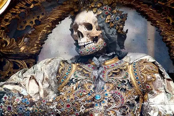 Secret Catacombs With Incredible Ancient Skeletons Covered In Priceless Jewelry