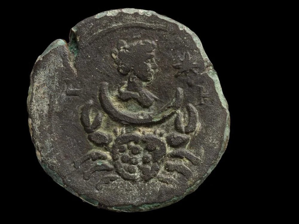 Rare Roman coin bearing Cancer zodiac sign found off Israeli Coast