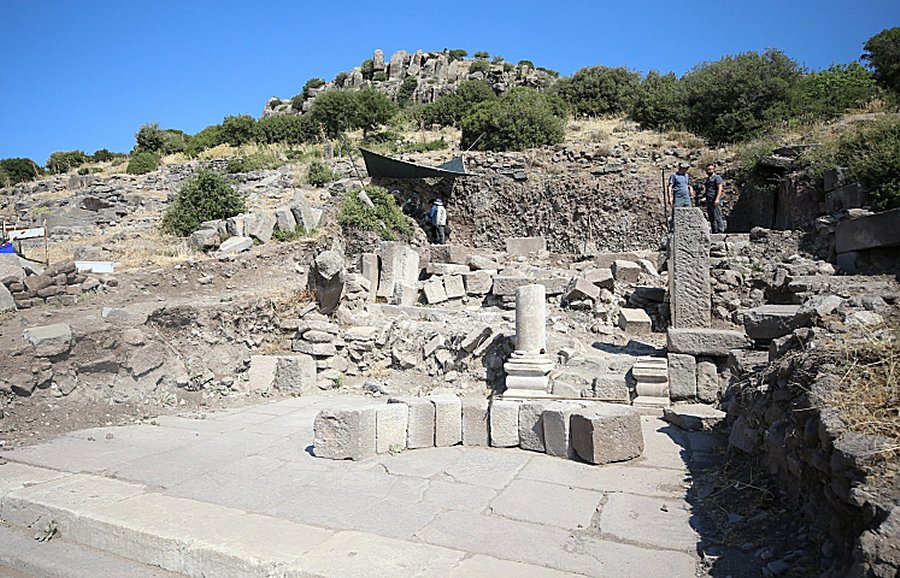 Remains Of A 2,200-Year-Old Roman Fountain Discovered In Assos, Turkey