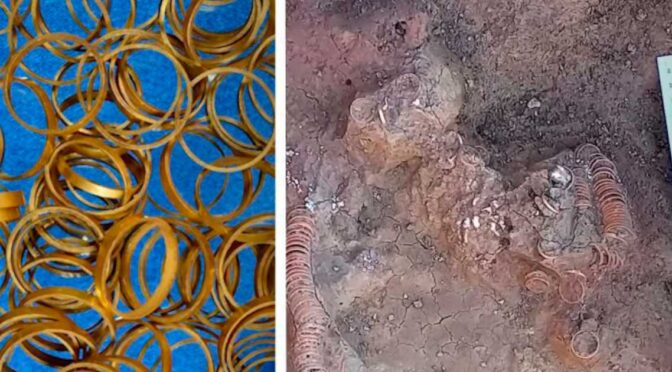 Romanian Archaeologists Unearth Gold-Filled Grave from 4,500 BC
