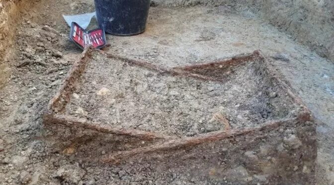 1400-Year-Old Folding Chair Found in a Woman’s Grave in Germany