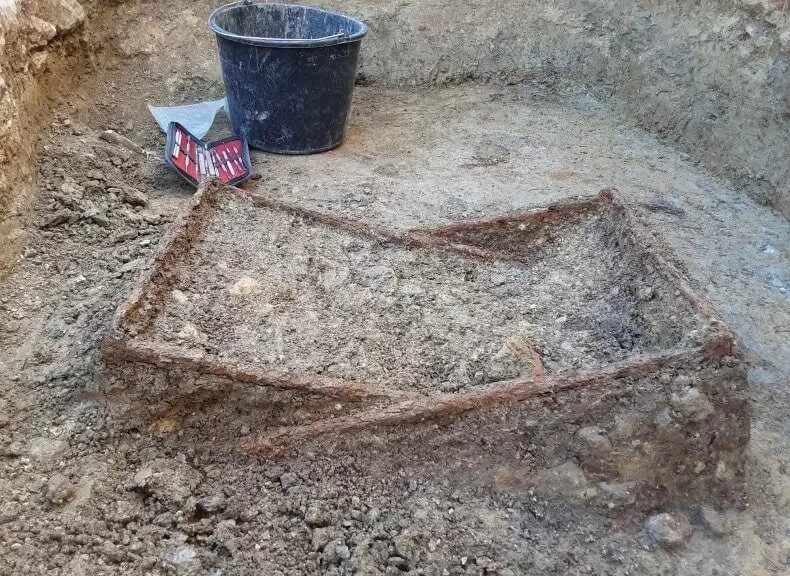 1400-Year-Old Folding Chair Found in a Woman’s Grave in Germany