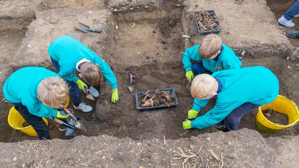 Рендлшем: раскопан 1400-летний королевский зал