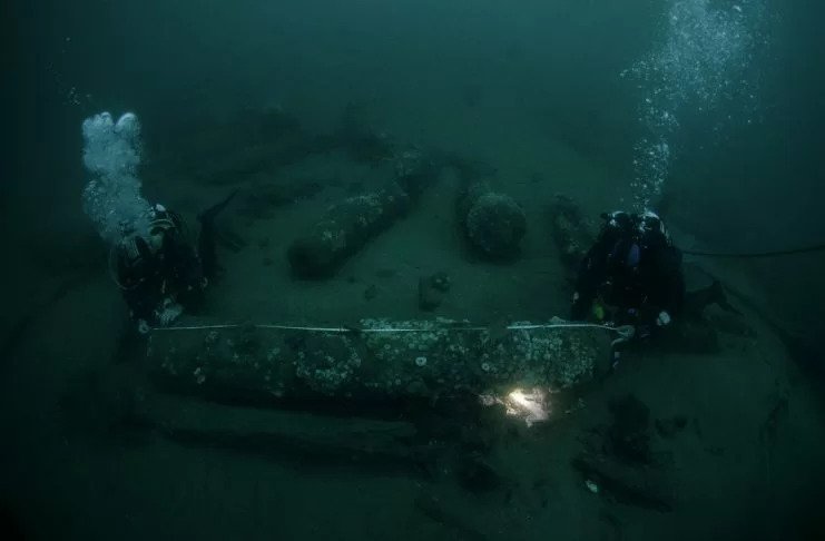 Royal Shipwreck From the 17th century Is discovered Off the Coast of England