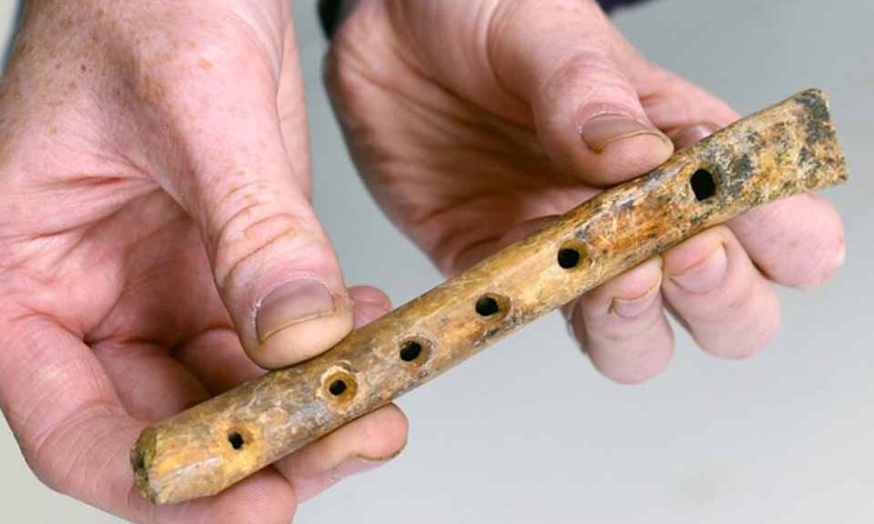 Rare medieval bone flute found in Kent