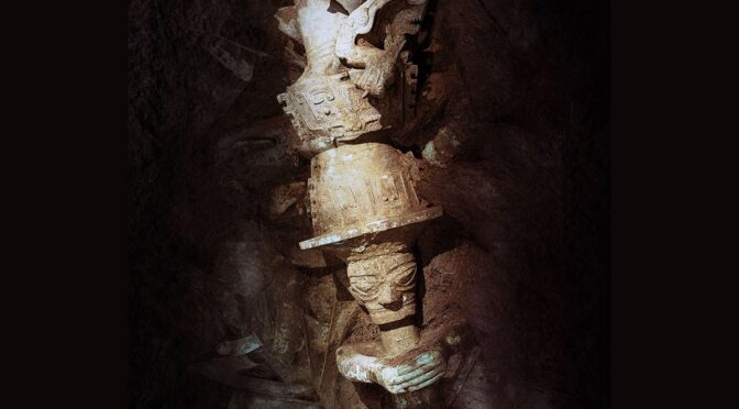3,000-year-old Sanxingdui Ruins Unveil Mysterious Bronze Figure!