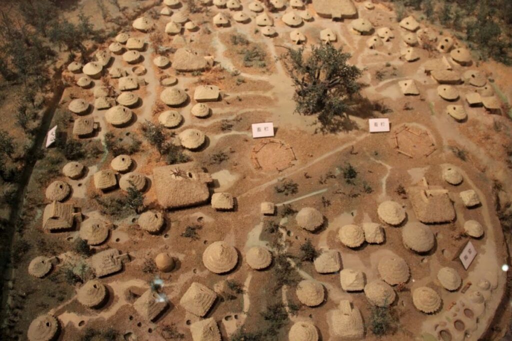 В китайской деревне Яншао обнаружен большой дом возрастом 5000 лет.
